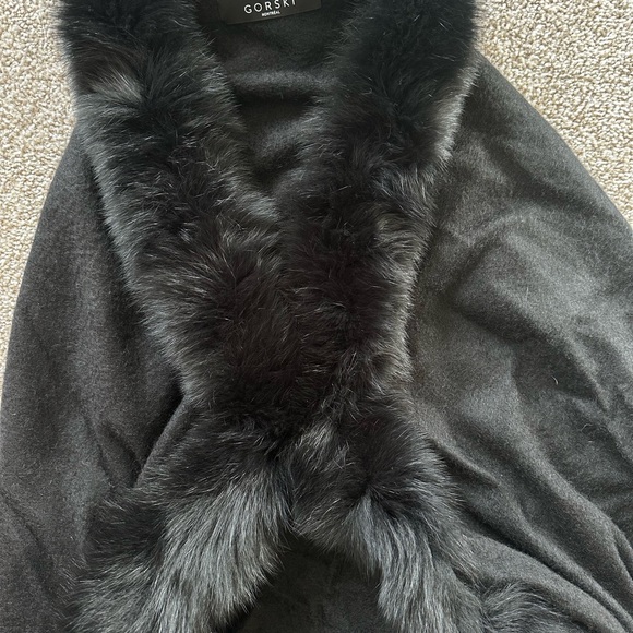 Gorski Montreal hooded black real fur cape/shawl - Picture 3 of 7
